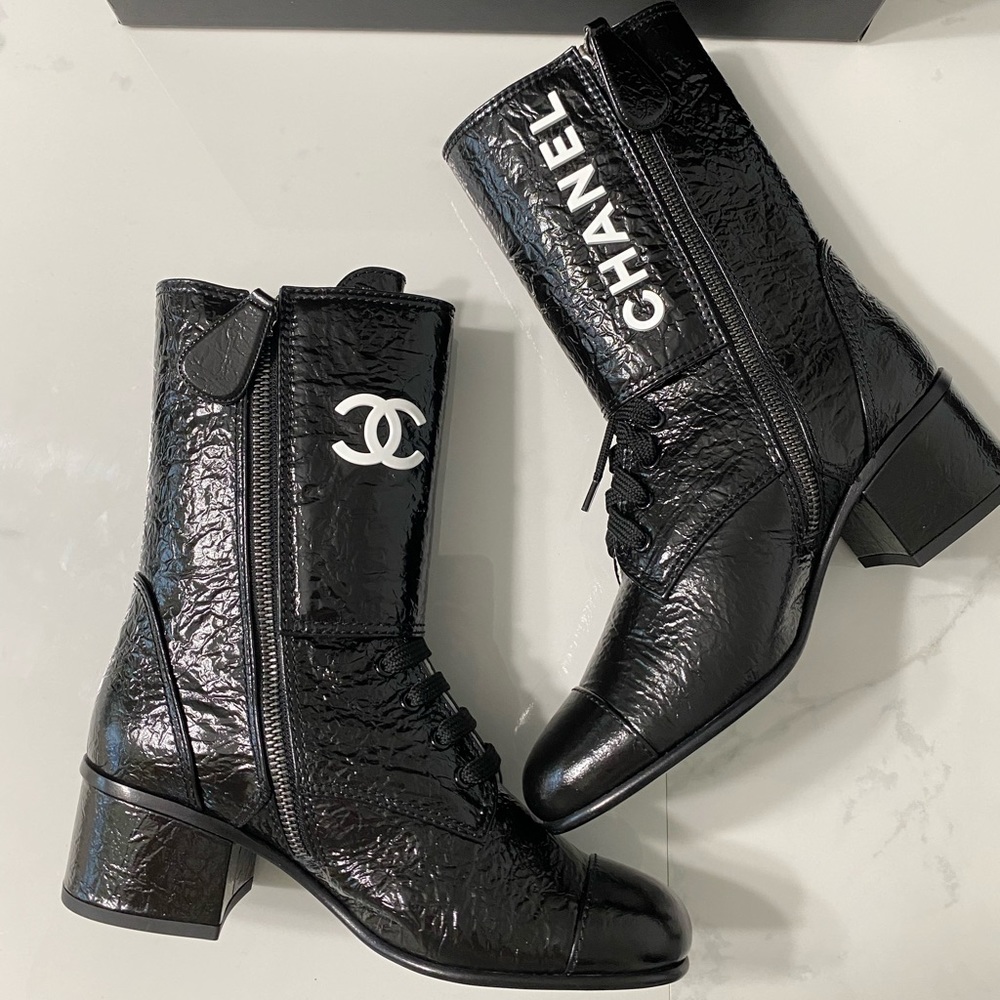 Chanel lace up leather block heel boots 19-20FW